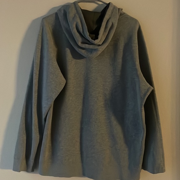 MENS UNDER ARMOUR SWEATSHIRT - Picture 2 of 3